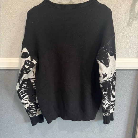 Black and White Skeleton Print Sweater - Picture 4 of 5